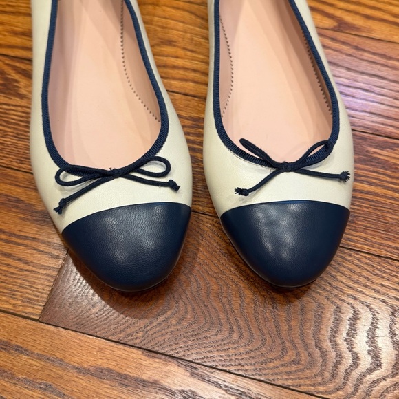 J Crew Kiki ballet flats navy cream cap toe size 7.5 NWOB - Picture 2 of 9